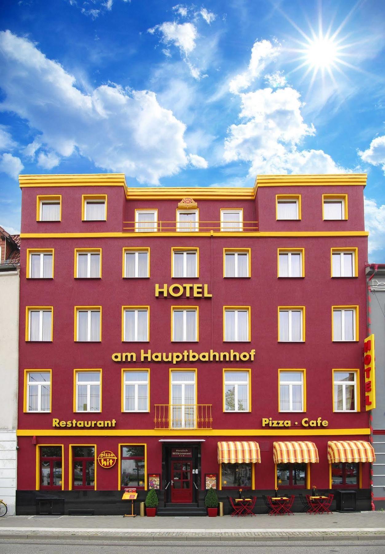 فندق شفيرينفي  هوتل أم هوبتباهنهوف المظهر الخارجي الصورة